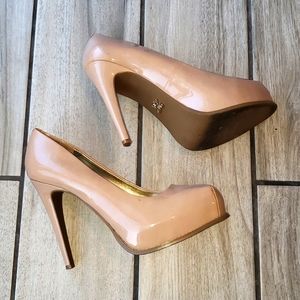 Sexy af nude Pumps by: Simply Vera Wang